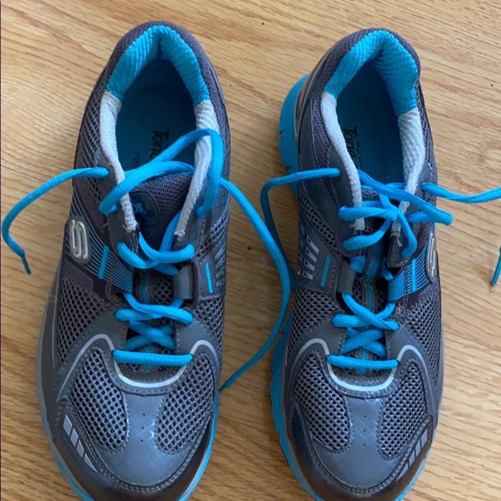 SKetchers tone up women’s shoe
